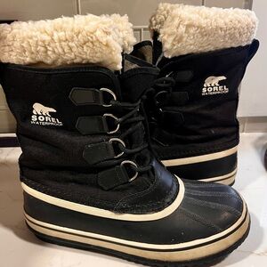 **SOLD**Sorel Winter Carnival Waterproof Shearling Lined Snow Boots Black 8.5